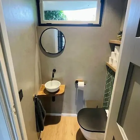 Luxurious Renovated Home, Retro Touch! *
