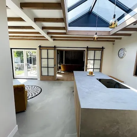 Luxurious Renovated Home, Retro Touch! Eindhoven