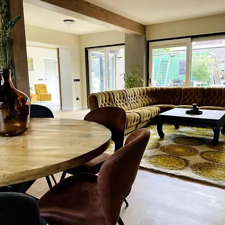 Villa Luxurious Renovated Home, Retro Touch! Eindhoven
